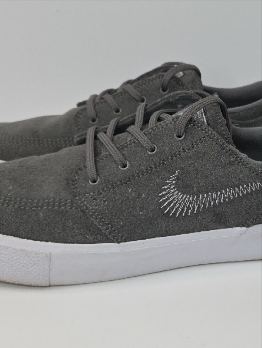 Nike Men's Gray Suede Low-Top Sneaker